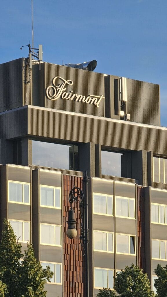 Fairmont brutalismus Praha