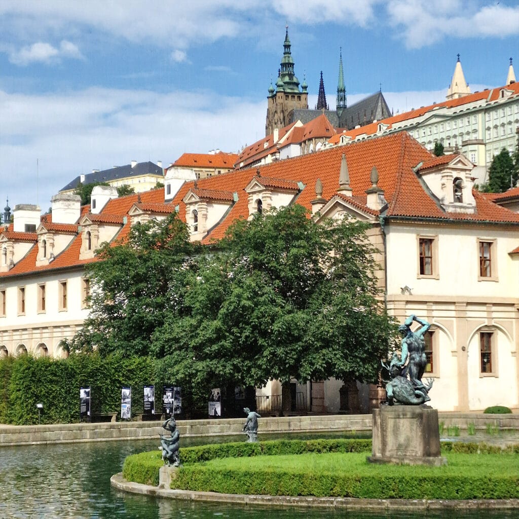 Valdštejnská Zahrada 6