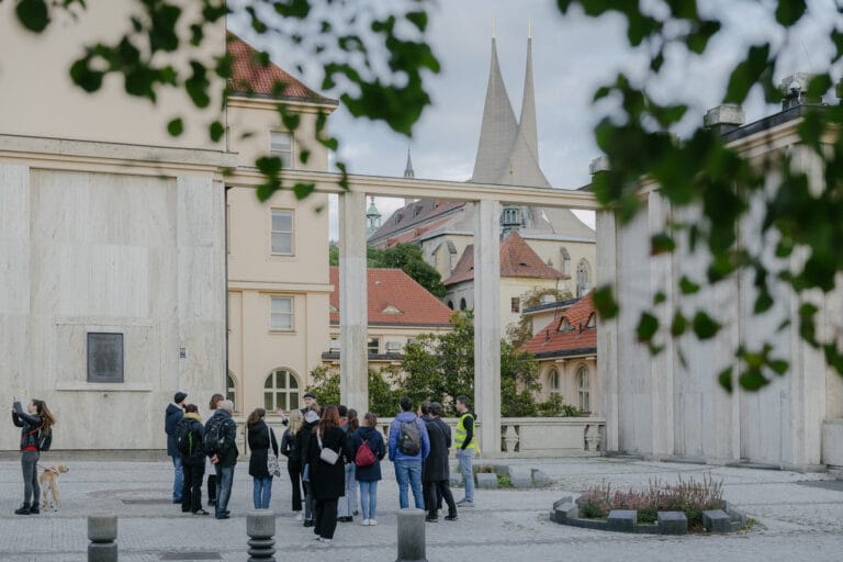 Literární procházka mapamátky